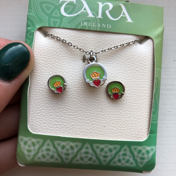 Silver & enamel Irish Claddagh necklace & earrings - Picture 2 of 5